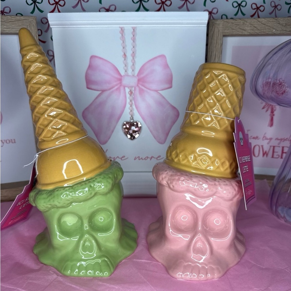 Summerween Skeleton Ice Cream Cones Figurines